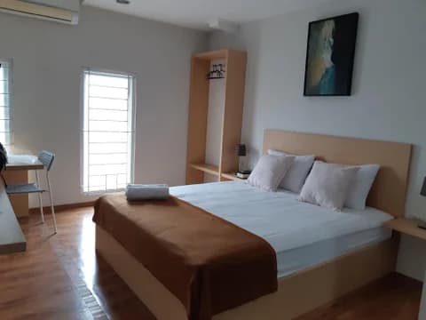 Kamar Hotel UROOMS Senayan (Foto: Tiket.com) Kamar Hotel UROOMS Senayan (Foto: Tiket.com)