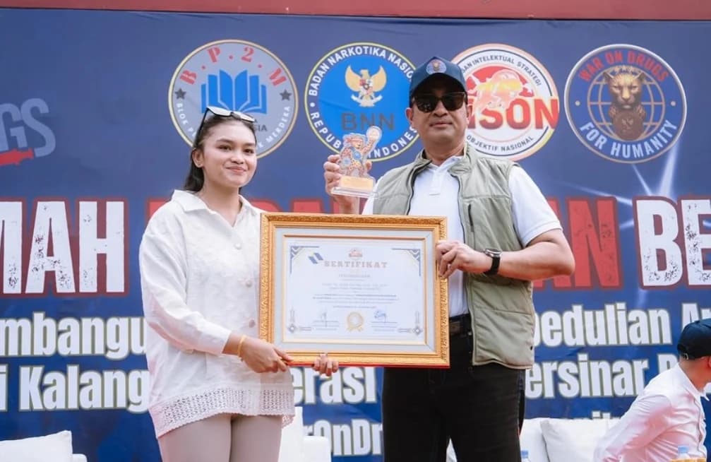 Ginka Febriyanti Ginting (Sumber foto: X @LambeSahamjja) Ginka Febriyanti Ginting (Sumber foto: X @LambeSahamjja)
