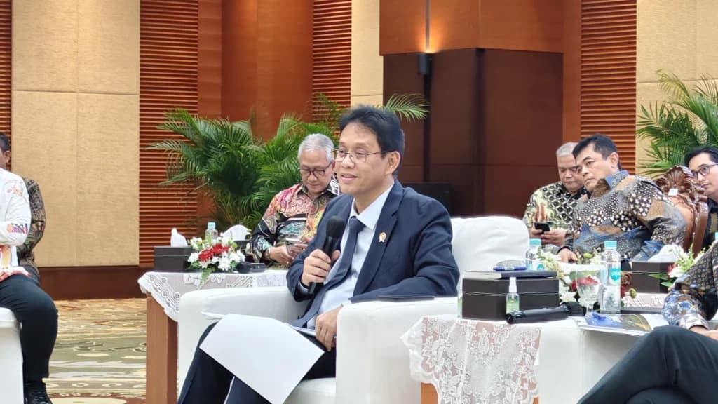 Menteri Keuangan Purbaya Yudhi Sadewa di Kantor Kementerian Keuangan, Jakarta. (sumber: Owrite/Anisa Aulia) Menteri Keuangan Purbaya Yudhi Sadewa di Kantor Kementerian Keuangan, Jakarta. (sumber: Owrite/Anisa Aulia)