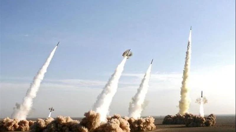 IRGC Iran luncurkan rudal balistik. IRGC Iran luncurkan rudal balistik.