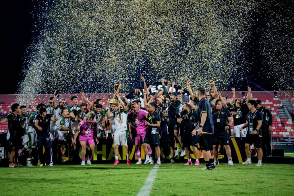 Sejarah Baru Persebaya Juara Piala Presiden 2026. (Sumber: Persebaya.id) Sejarah Baru Persebaya Juara Piala Presiden 2026. (Sumber: Persebaya.id)