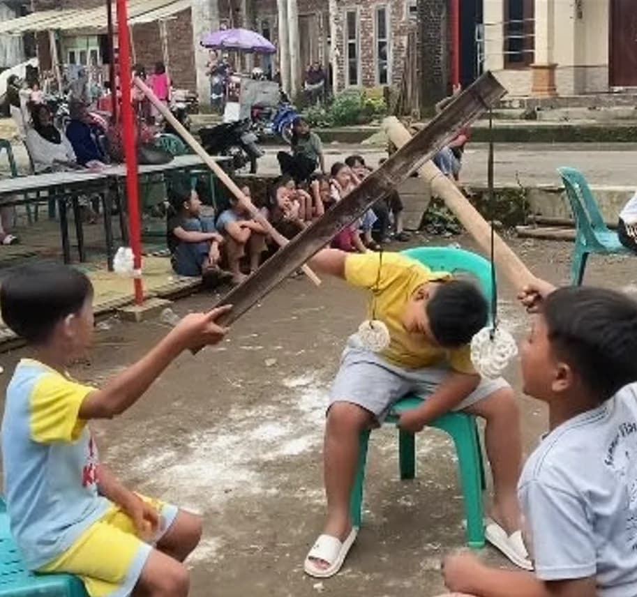 Tujuh Rekomendasi Lomba 17 Agustusan Seru dan Anti Mainstream, Dijamin Bikin Pecah Suasana! Tujuh Rekomendasi Lomba 17 Agustusan Seru dan Anti Mainstream, Dijamin Bikin Pecah Suasana!