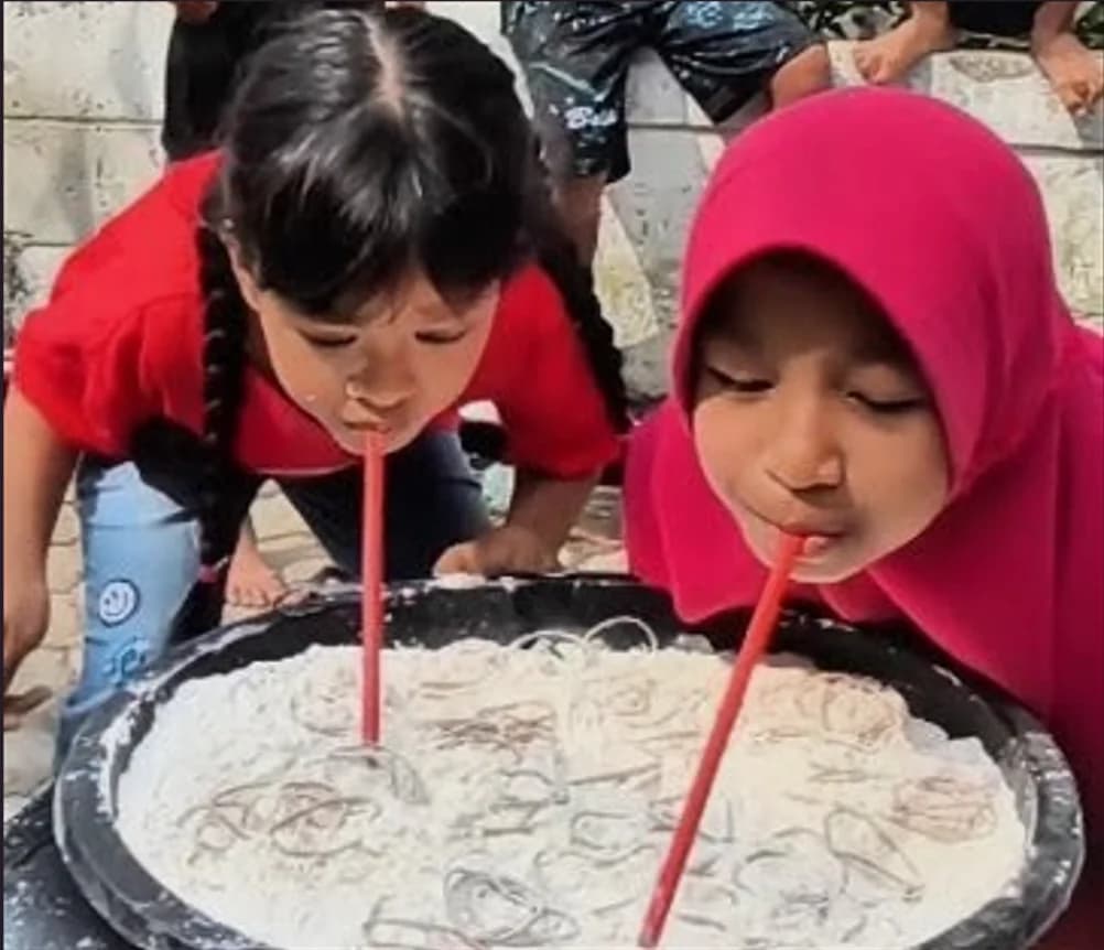 Tujuh Rekomendasi Lomba 17 Agustusan Seru dan Anti Mainstream, Dijamin Bikin Pecah Suasana! Tujuh Rekomendasi Lomba 17 Agustusan Seru dan Anti Mainstream, Dijamin Bikin Pecah Suasana!