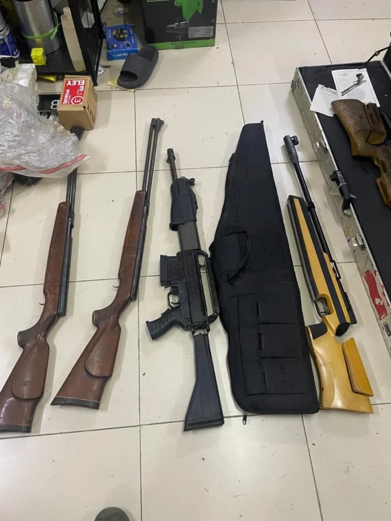 Ada AK-47 Hingga Narkoba: ‘Gudang Rahasia’ Mantan Ketua Yayasan Sekolah di Jaksel Terbongkar Ada AK-47 Hingga Narkoba: ‘Gudang Rahasia’ Mantan Ketua Yayasan Sekolah di Jaksel Terbongkar