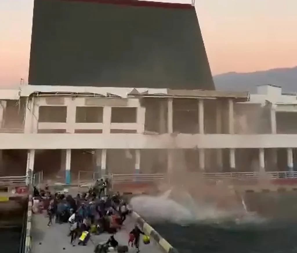 Gempa Bumi Rusak Pelabuhan El Say, Kabupaten Sikka. (Sumber: Istimewa) Gempa Bumi Rusak Pelabuhan El Say, Kabupaten Sikka. (Sumber: Istimewa)