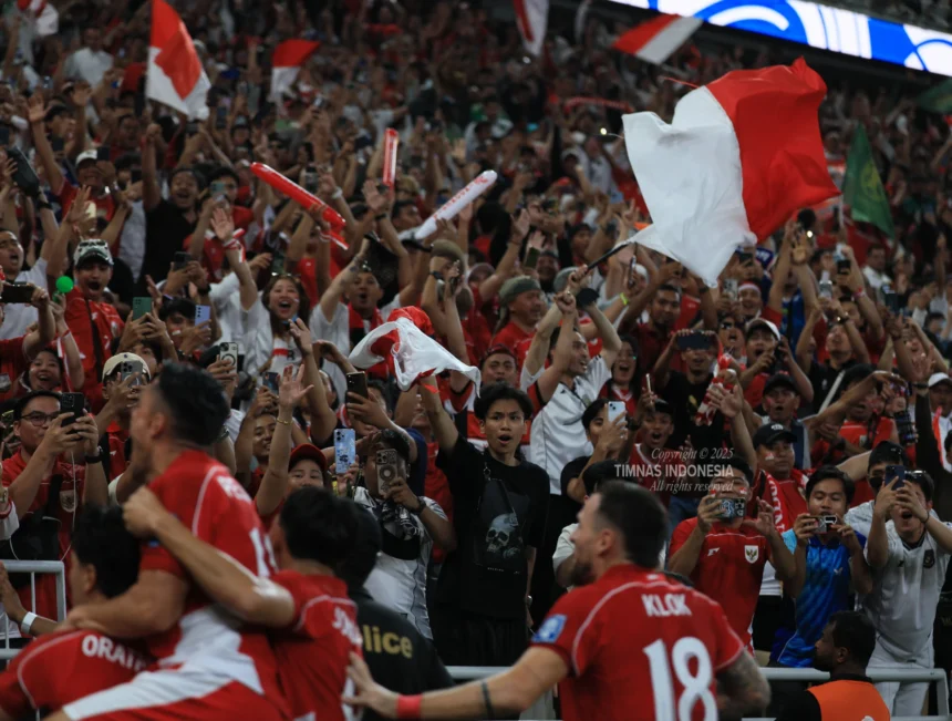Suporter Timnas Indonesia yang hadir di Stadion King Abdullah, Jeddah