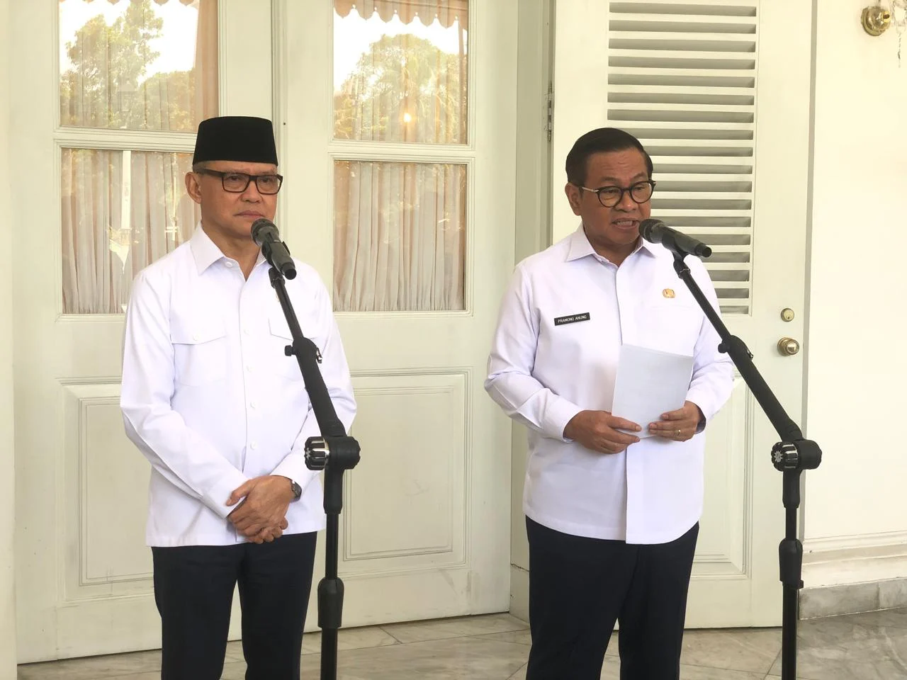 Menteri Perlindungan Pekerja Migran Indonesia (P2MI) Mukhtarudin bersama Gubernur DKI Jakarta Pramono Anung