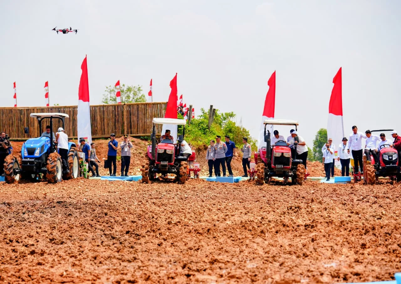 Kapolri Jenderal Listyo Sigit Prabowo saat Penanaman Jagung Serentak Kuartal IV, di Tangerang, Banten