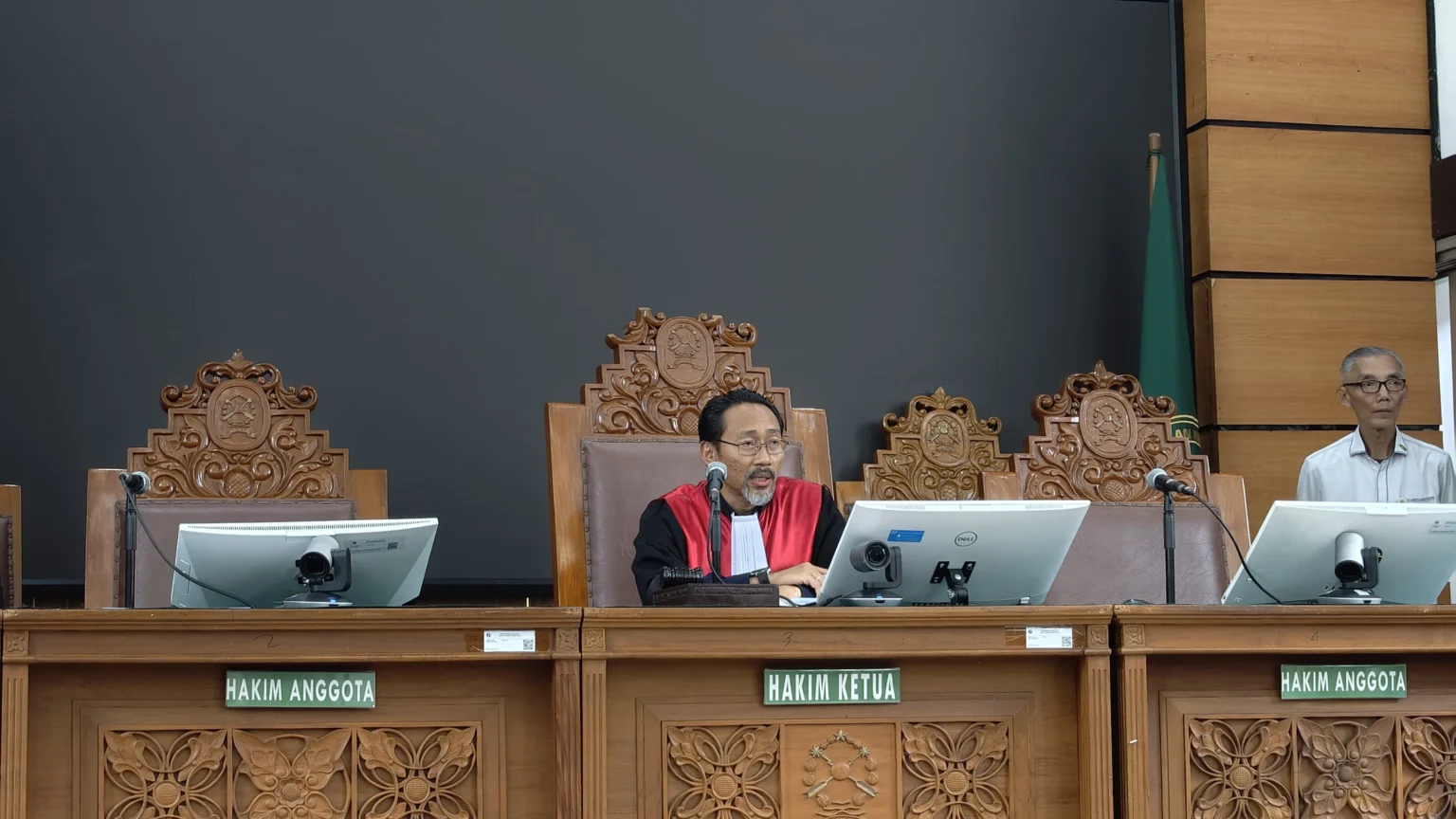 Hakim Tunggal I Ketut Darpawan