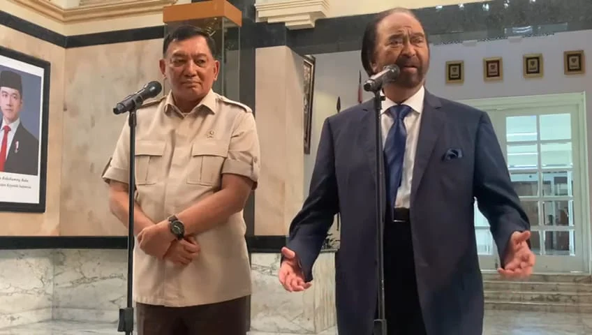 Menteri Pertahanan (Menhan) Sjafrie Sjamsoeddin bersama Ketua Umum Partai Nasional Demokrat (NasDem) Surya Paloh