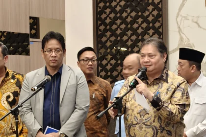 Menko Perekonomian, Airlangga Hartarto Bersama Menteri Keuangan, Purbaya Yudhi Sadewa