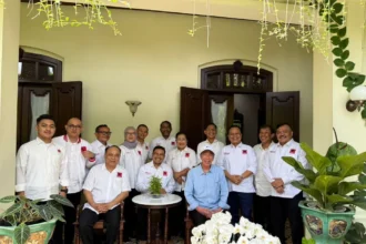 Pengurus PROJO saat sowan ke kediaman Jokowi di Surakarta