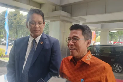 Menteri Keuangan Purbaya Yudhi Sadewa bertemu dengan Ketua Komisi XI DPR RI Mukhamad Misbakhun di kantor Kemenkeu