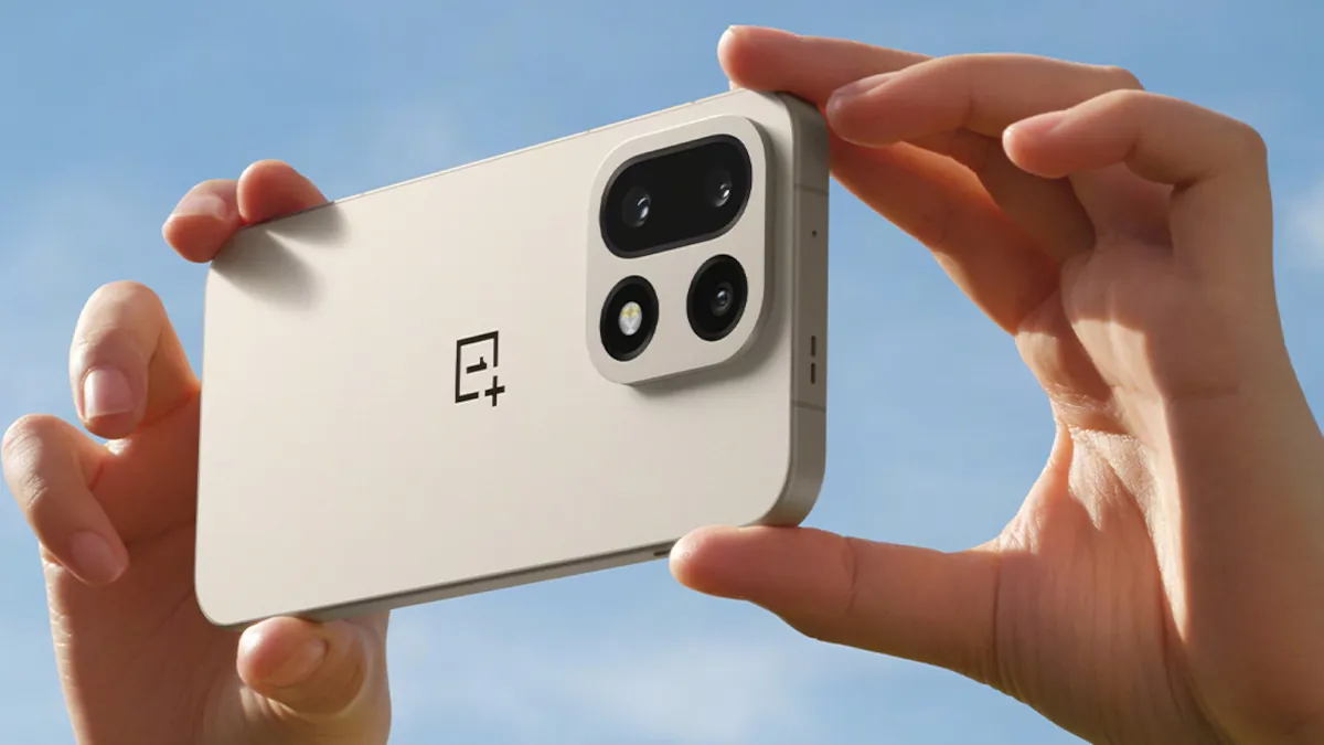 OnePlus-15-in-hand-rumor