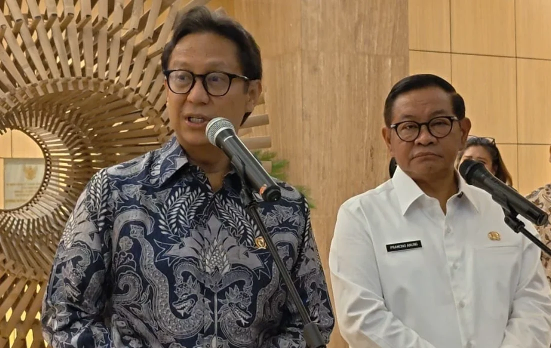 Menteri Kesehatan, Budi Gunadi Sadikin dan Gubernur DKI Jakarta, Pramono Anung