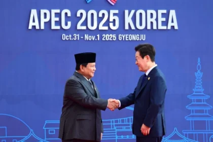 Presiden RI Prabowo Subianto bersama Presiden Korea Selatan Lee Jae-myung