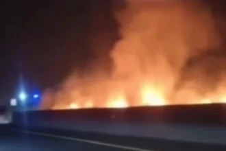 Bola api menyala diduga meteor yang menghantam tanah kota Cirebon.