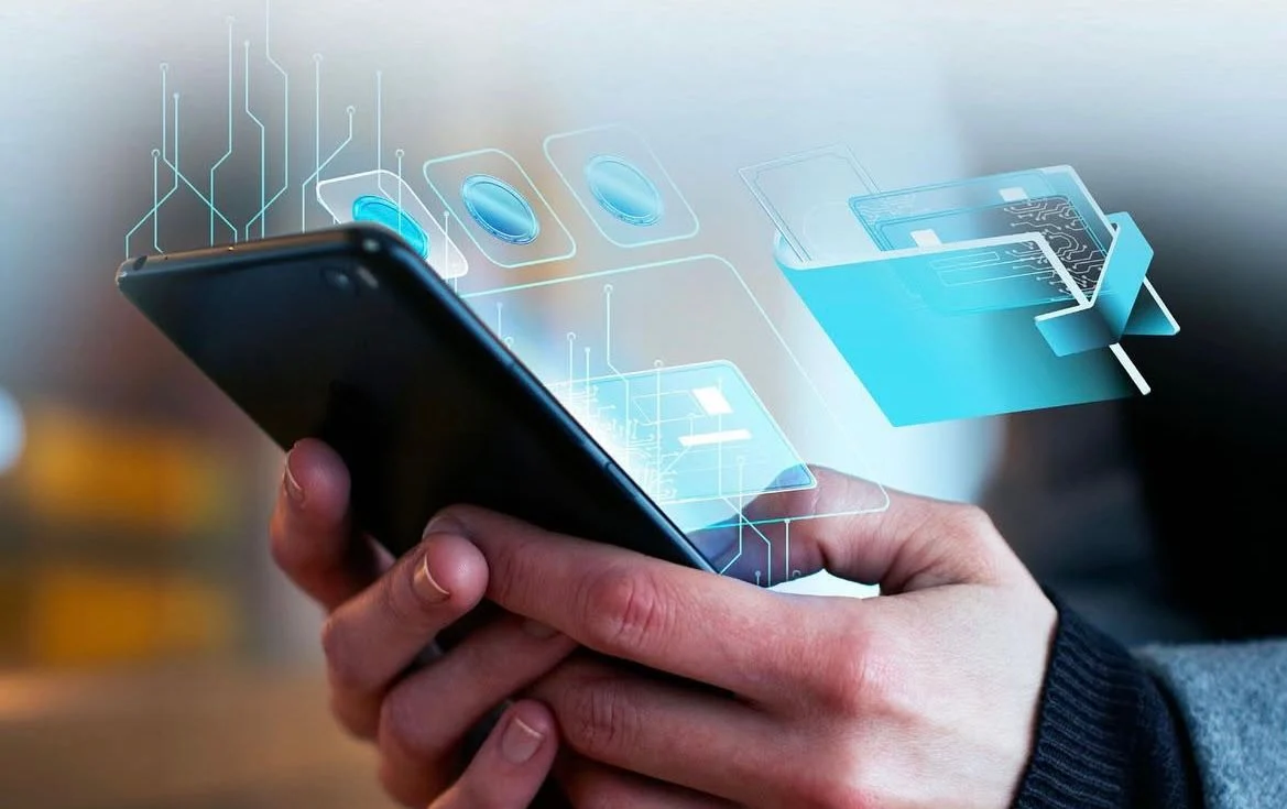 Ilustrasi: penggunaan Handphone sebagai alat transaksi pembayaran