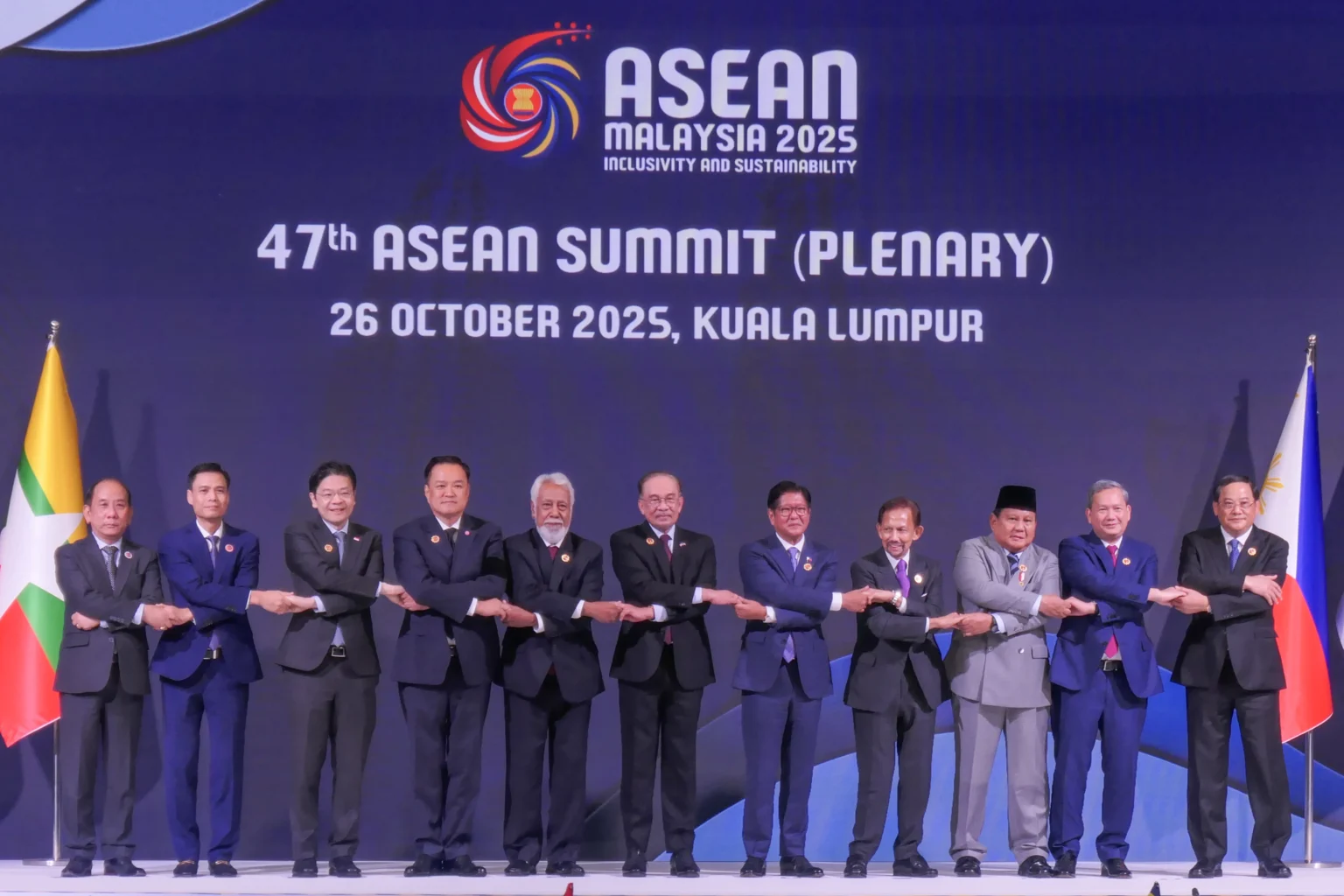 Perdana Menteri Timor Leste Xanana Gusmao, saat sesi foto bersama di KTT ke-47 ASEAN Kuala Lumpur
