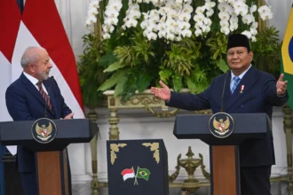 Presiden Prabowo Subianto bersama Presiden Brazil Luiz InÃ¡cio Lula da Silva