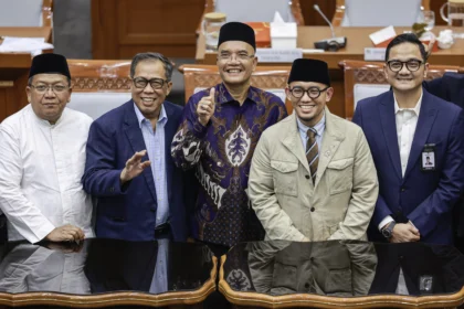 Pemerintah bersama Komisi VIII DPR menyepakati Biaya Penyelenggaraan Ibadah Haji (BPIH)