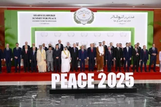 Presiden RI, Prabowo Subianto bertemu dengan Presiden AS, Donald Trump di Konferensi Tingkat Tinggi (KTT) Gaza di Sharm el-Sheikh, Mesir, Senin (13/10/2025).