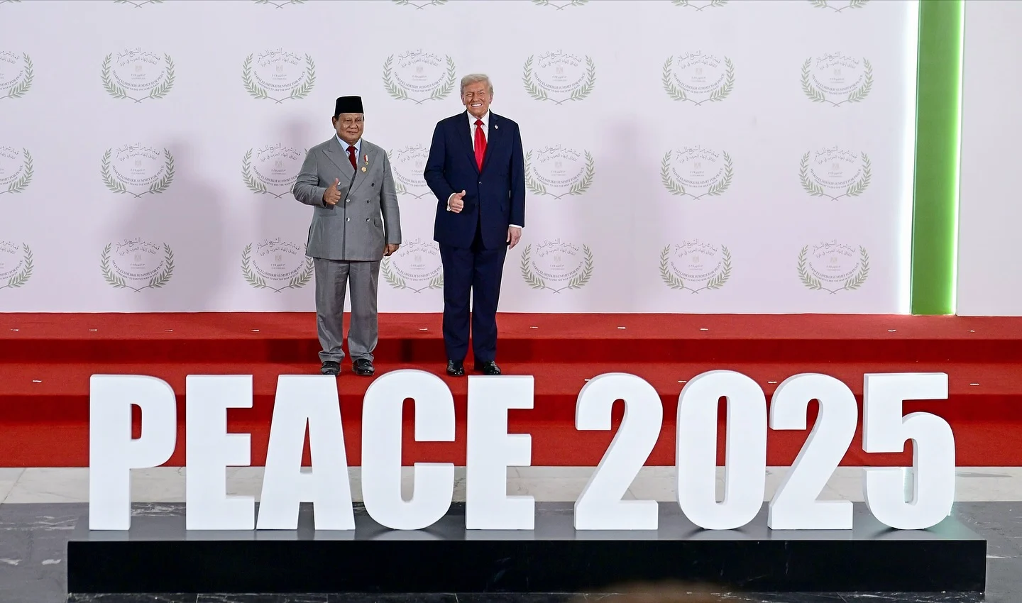 Ilustrasi, Presiden RI, Prabowo Subianto bertemu dengan Presiden AS, Donald Trump di Konferensi Tingkat Tinggi (KTT) Gaza di Sharm el-Sheikh, Mesir, Senin (13/10/2025).