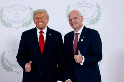 Presiden AS, Donald Trump saat bertemu dengan Presiden FIFA, Gianni Infantino
