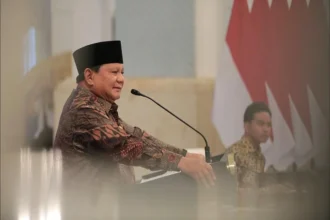 Presiden Republik Indonesia Prabowo Subianto Dalam Sidang Kabinet Paripurna di Istana Negara, Jakarta.