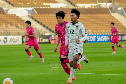 Para pemain U-17 asuhan Pelatih Nova Arianto