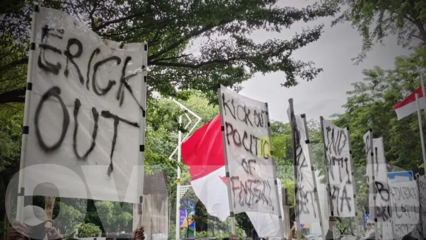Ultras Garuda Grebek GBK Arena Minta Revolusi Total PSSI