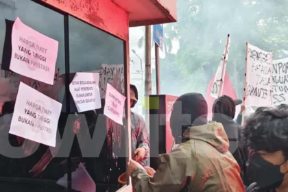 Ultras Garuda Grebek GBK Arena Minta Revolusi Total PSSI