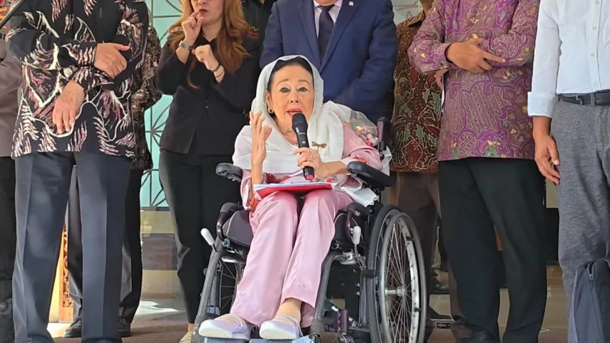 istri Presiden ke-4 Abdurrahman Wahid, Sinta Wahid