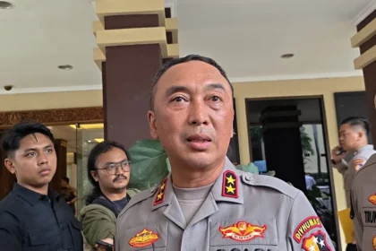 Kadiv Humas Mabes Polri Irjen Pol Shandi Nugroho, saat wawancara dengan awak media menjawab putusan MK Polri tidak boleh lagi merangkap jabatan sipil saat berada di PTIK Polri, Jakarta Selatan.