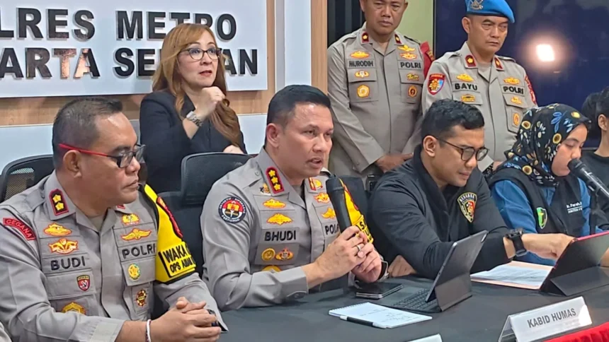Kabid Humas Polda Metro Jaya, Kombes Pol Budi Hermanto saat rilis kasus kematian Alvaro