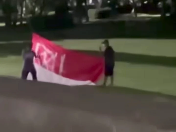 Video Dua Pria Coret Bendera Hebohkan Warga Bali