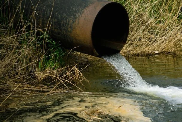 gambar ilustrasi pencemaran air