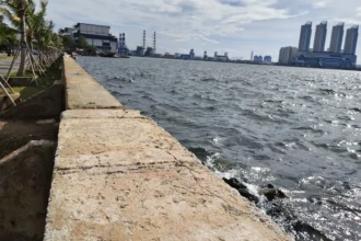 Tanggul Pantai Mutiara