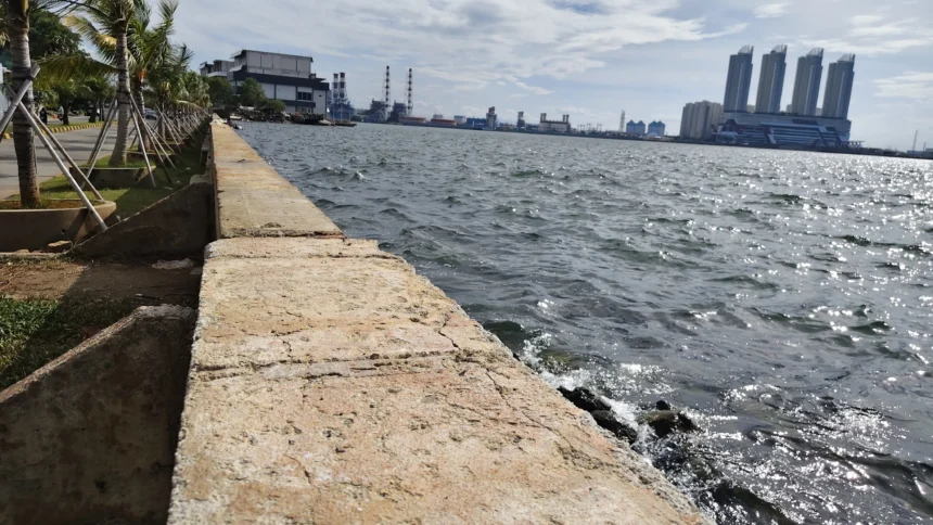 Tanggul Pantai Mutiara