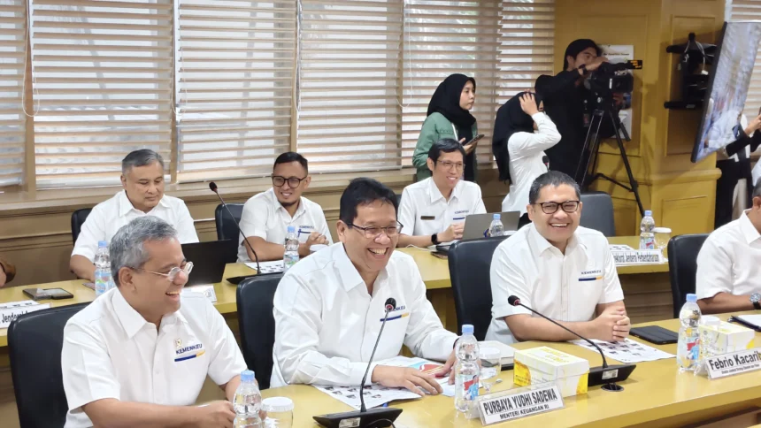 Menteri Keuangan Purbaya Yudhi Sadewa saat menghadiri Rapat Kerja dengan Komite IV DPD RI