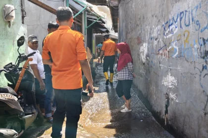 Suasana dilingkungan rumah warga terdampak banjir