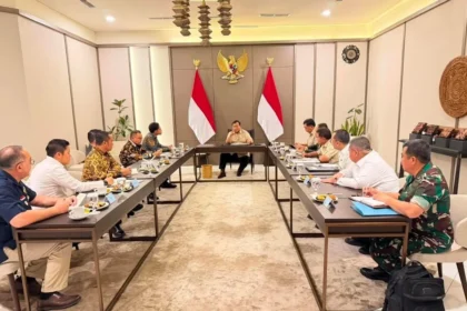Presiden Prabowo Subianto saat memimpin rapat