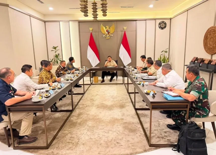 Presiden Prabowo Subianto saat memimpin rapat