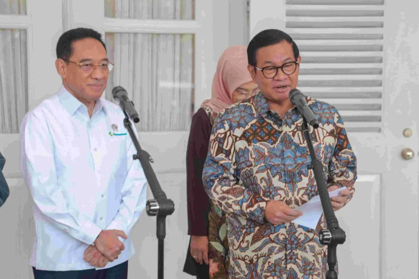 Gubernur DKI Jakarta, Pramono Anung bersama Wakil Menteri Kesehatan (Wamenkes) RI, Benjamin Paulus Octavianus