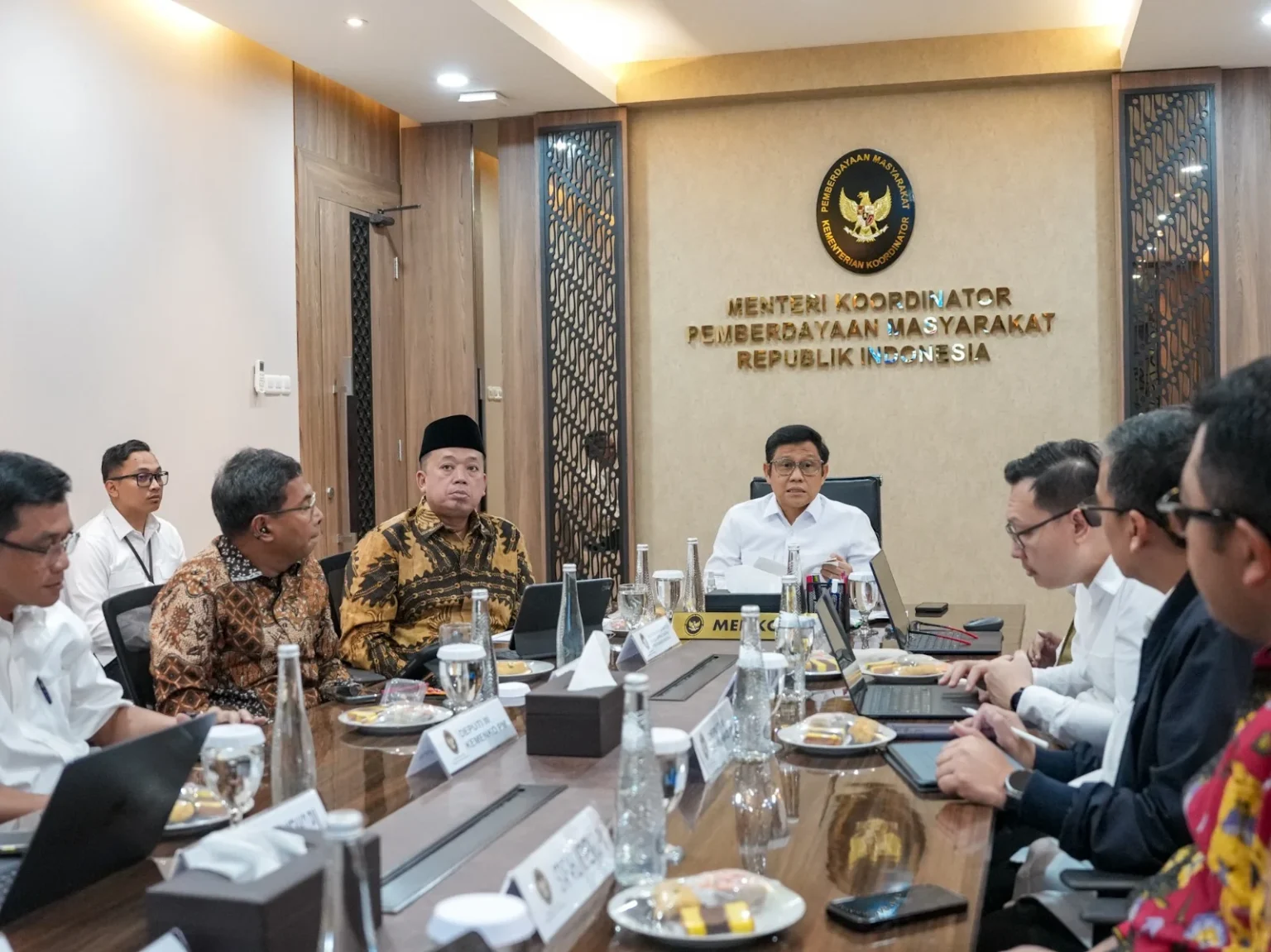Rapat bersama Menteri Agraria dan Tata Ruang/Badan Pertanahan Nasional (ATR/BPN) Nusron Wahid.