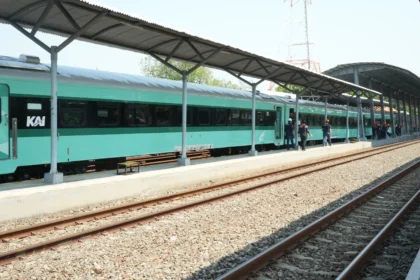 Kereta khusus petani dan pedagang