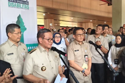 Gubernur DKI Jakarta, Pramono Anung saat memberikan keterangan pers