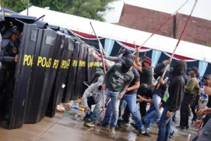 Ilustrasi petugas Kepolisian saat mengamankan aksi