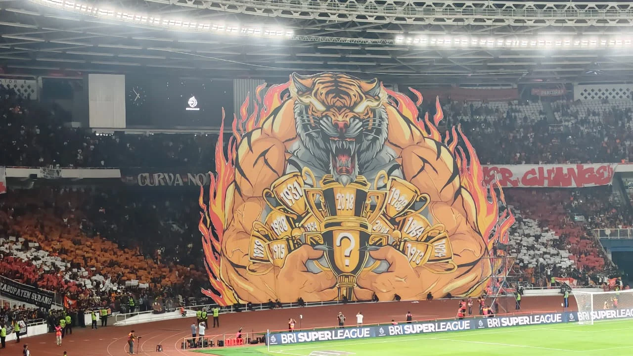 Suasana saat pertandingan antara Persija vs PSIM Yogyakarta