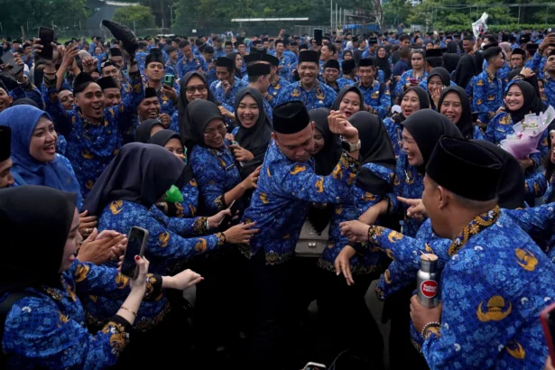 Pegawai Pemerintah dengan Perjanjian Kerja (PPPK)